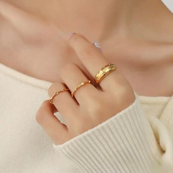 NWT Star Dome Ring 18K Yellow Gold Plated Encrusted With Cubic Zirconia SZ.9 - Picture 9 of 10